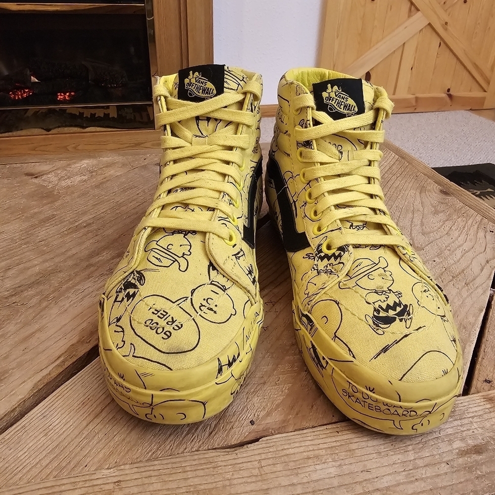 Vans Peanuts Charlie Brown Sk8-Hi  Womens 6.5 Men's 5 Unisex - Picture 3 of 15